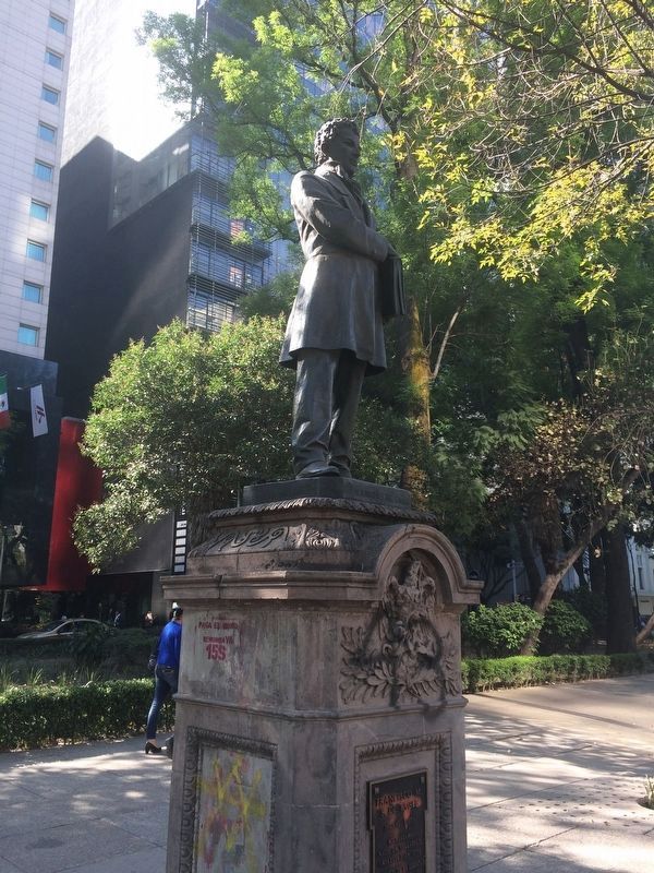 Francisco M. S. de Tagle statue and marker image. Click for full size.