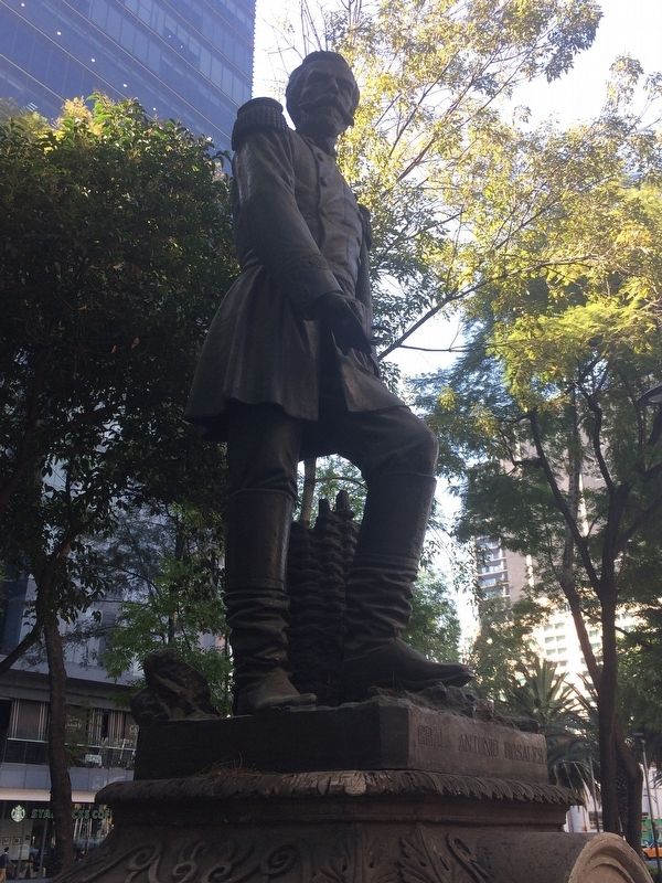General Antonio Rosales statue image. Click for full size.