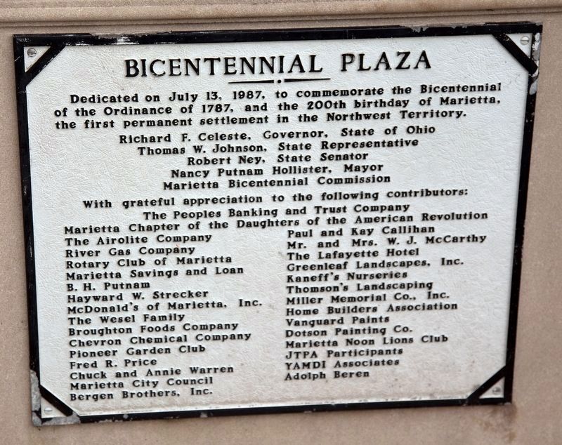 Bicentennial Plaza Plaque image. Click for full size.