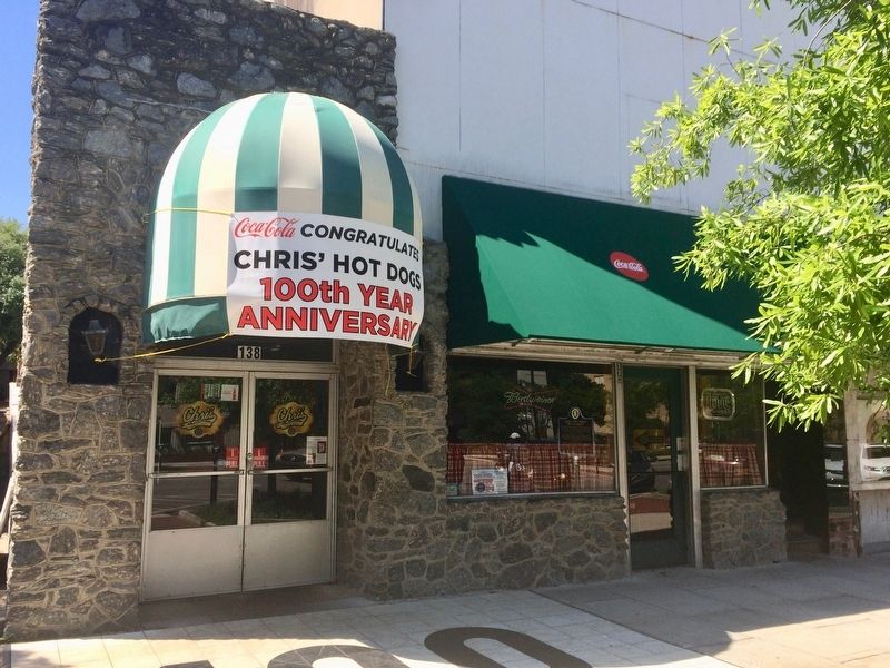 Chris’ Hot Dogs restaurant image. Click for full size.