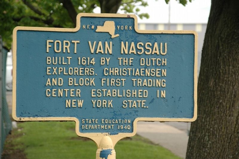 Fort Van Nassau Marker. Click for full size. Fort Van Nassau Marker image. Click for full size.