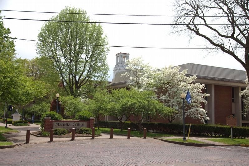 A Marietta College Entrance and the Marker image. Click for full size.