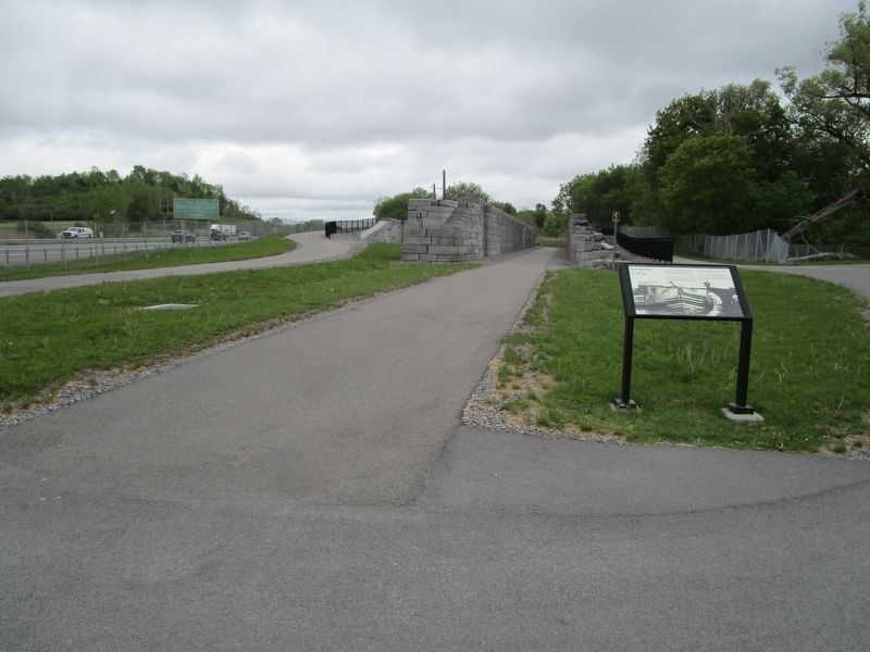 Port Byron's Lock 52 & Marker image. Click for full size.