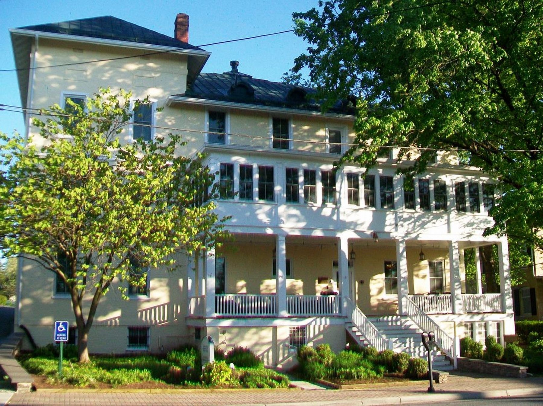 Etter Hall and Markers. Click for full size. Etter Hall and Markers image. Click for full size.
