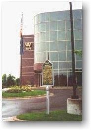 Michigan Manufacturer's Association Building and Marker image. Click for full size.