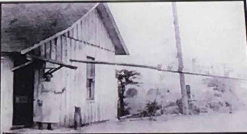 The Lewisburg Pike Tollhouse image. Click for full size.