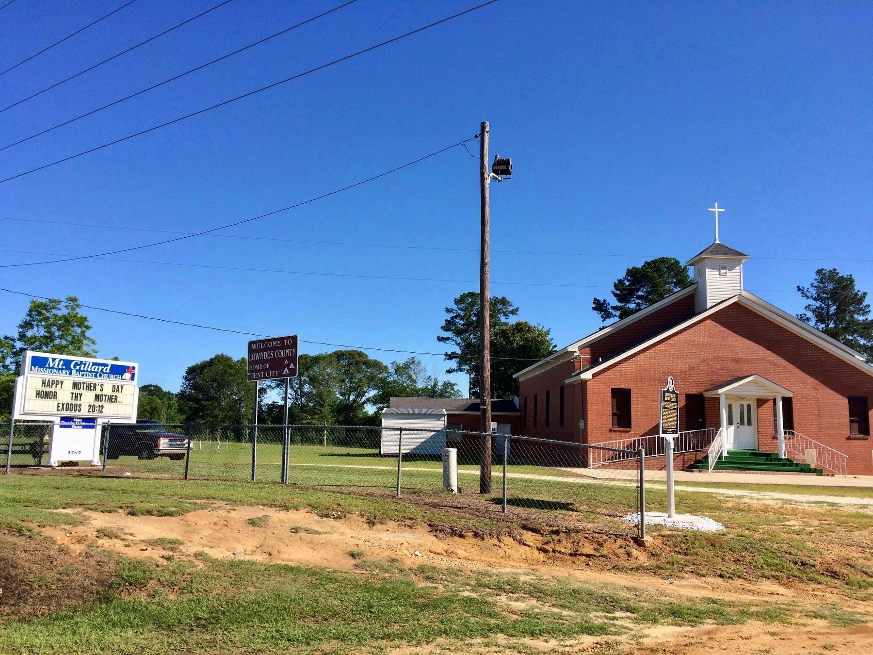 Mount Gillard Missionary Baptist Church image. Click for full size.
