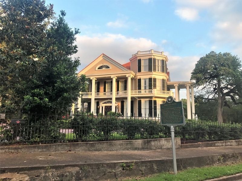 Ravennaside house and Marker. Click for full size. Ravennaside house and Marker image. Click for full size.