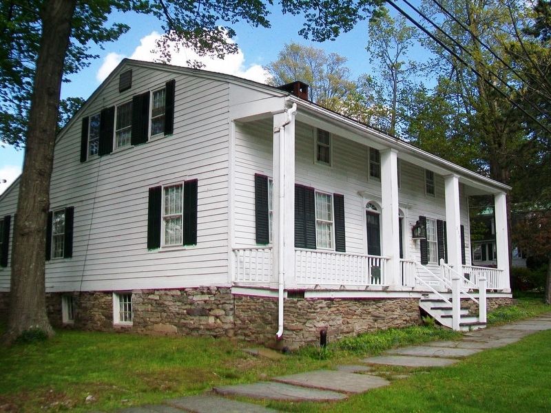 Sylvanus Mulford House and Markers. Click for full size. Sylvanus Mulford House and Markers image. Click for full size.