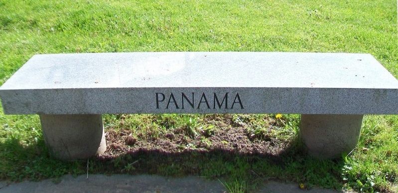 War Memorial Panama Bench image. Click for full size.
