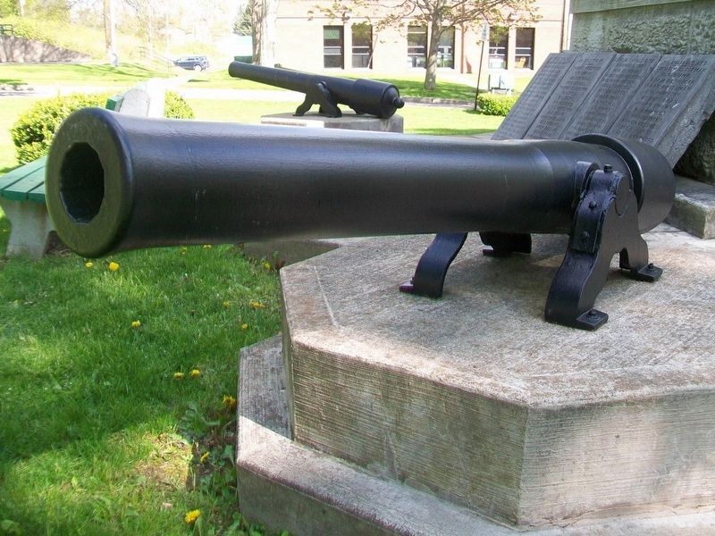 Civil War Memorial Guns image. Click for full size.
