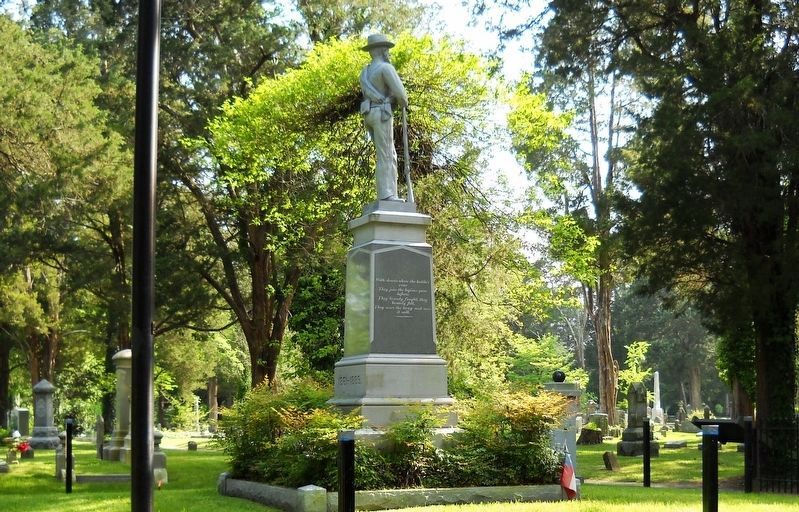 A right side (north) view of the Confederate Monument. image. Click for full size.