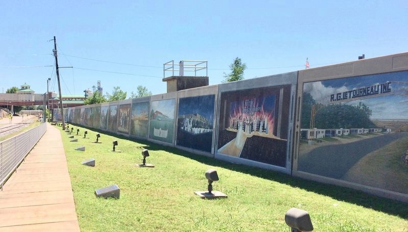 Vicksburg, Mississippi waterfront levee wall murals. image. Click for full size.