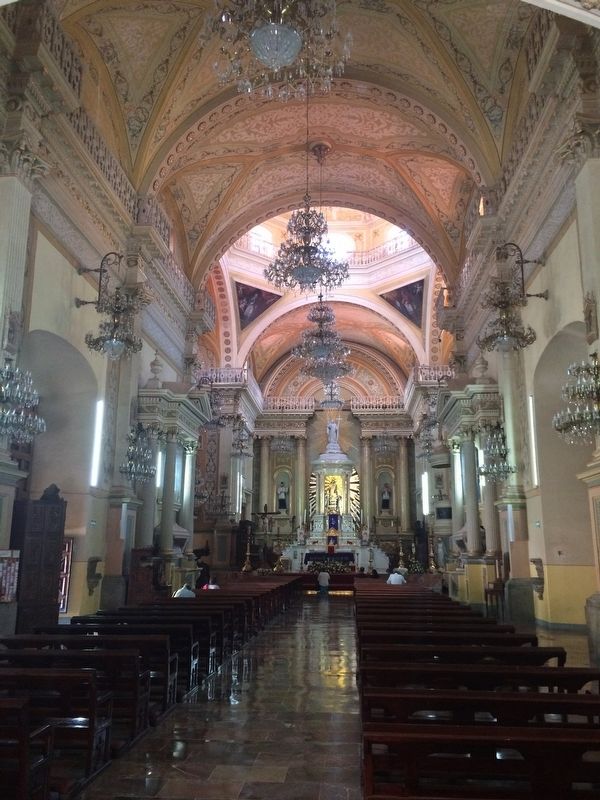 The interior of The Basilica of Our Lady of Guanajuato image. Click for full size.