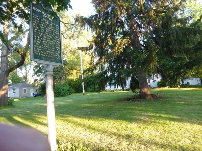 Roswell Everett House with Marker. Click for full size. Roswell Everett House with Marker image. Click for full size.