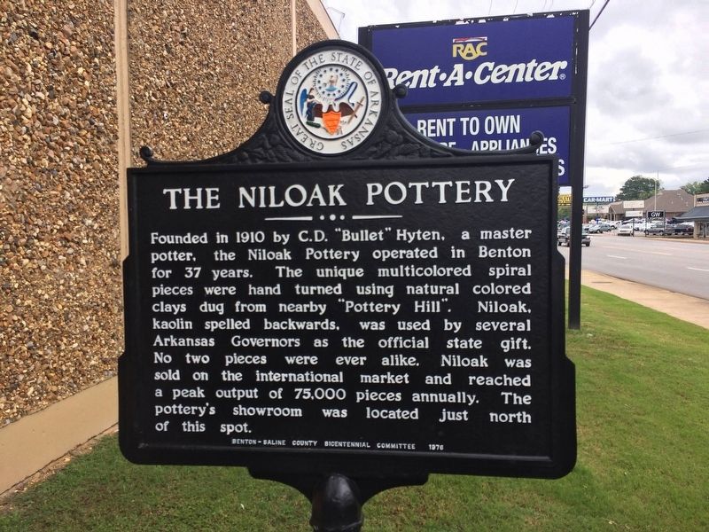 The Niloak Pottery Marker. Click for full size. The Niloak Pottery Marker image. Click for full size.