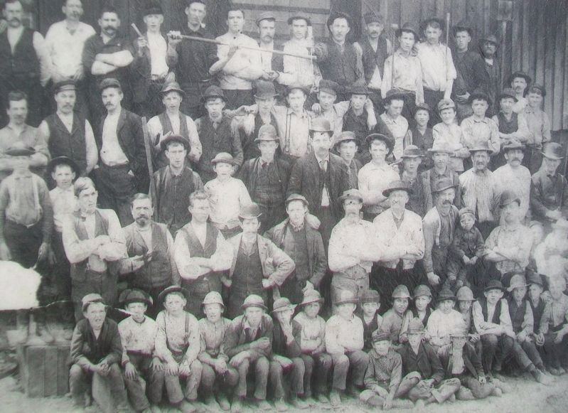 Dorflinger Glass Workers Photo on Marker. Click for full size. Dorflinger Glass Workers Photo on Marker image. Click for full size.