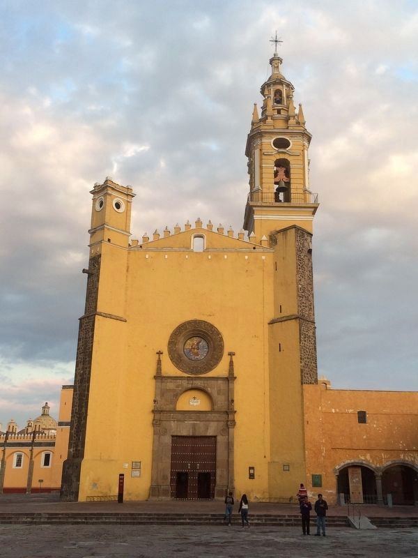 Franciscan Convent of The Archangel Gabriel / San Pedro Cholula Marker image. Click for full size.