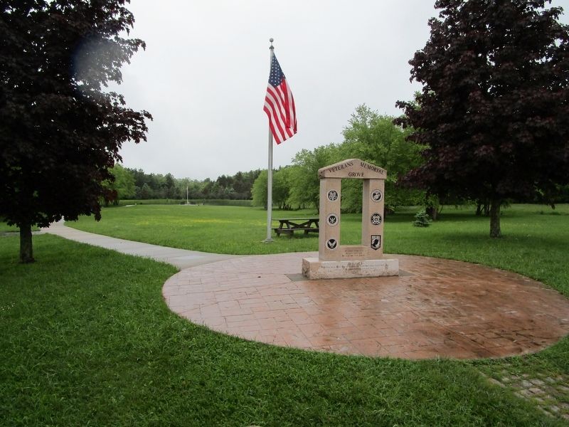 Veterans Memorial Grove Monument image. Click for full size.