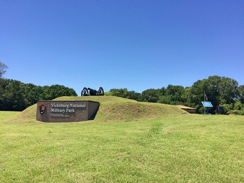 U.S. 17th Battery. Marker to right of park entrance sign.. Click for full size. U.S. 17th Battery. Marker to right of park entrance sign. image. Click for full size.