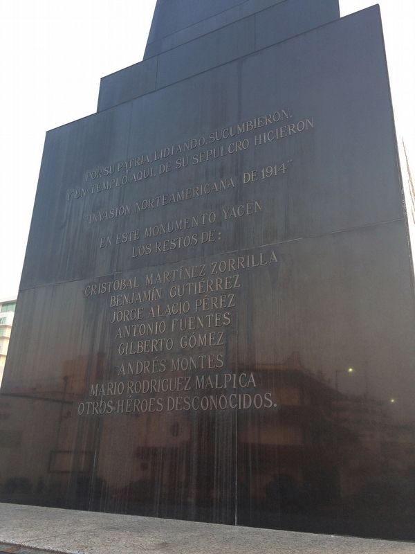 Veracruz Memorial to the Fallen of Foreign Invasions Marker image. Click for full size.