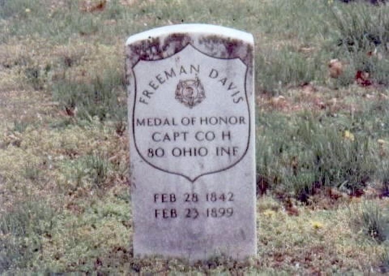 Freeman Davis-Medal of Honor grave marker image. Click for full size.