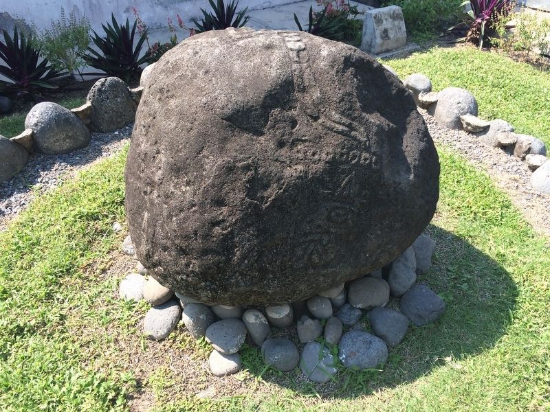 A stone with petroglyphs near the museum at Cempoala. image. Click for full size.