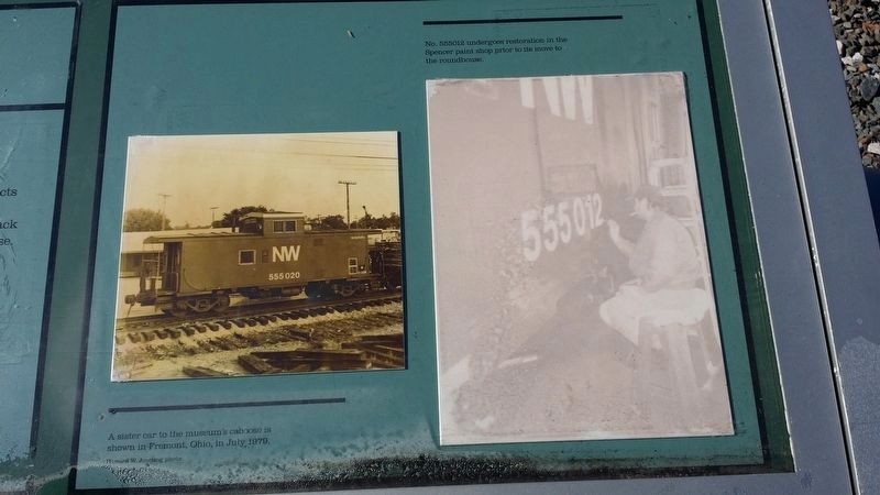 Norfolk & Western Caboose 555012 Marker - right panel image. Click for full size.