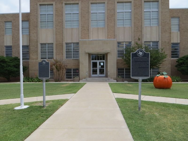 Dolphin Ward Floyd Marker <i>on the left</i>. Click for full size. Dolphin Ward Floyd Marker <i>on the left</i> image. Click for full size.