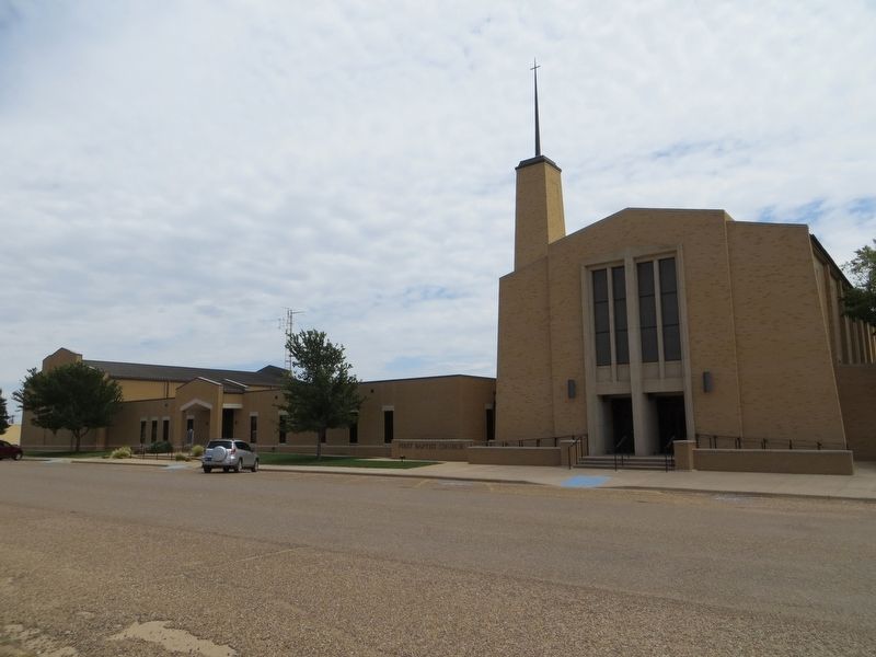 First Baptist Church of Floydada image. Click for full size.