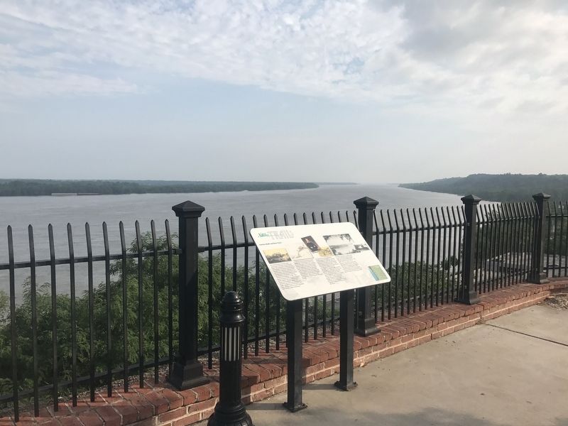 Natchez Bluffs and River Views Marker image. Click for full size.