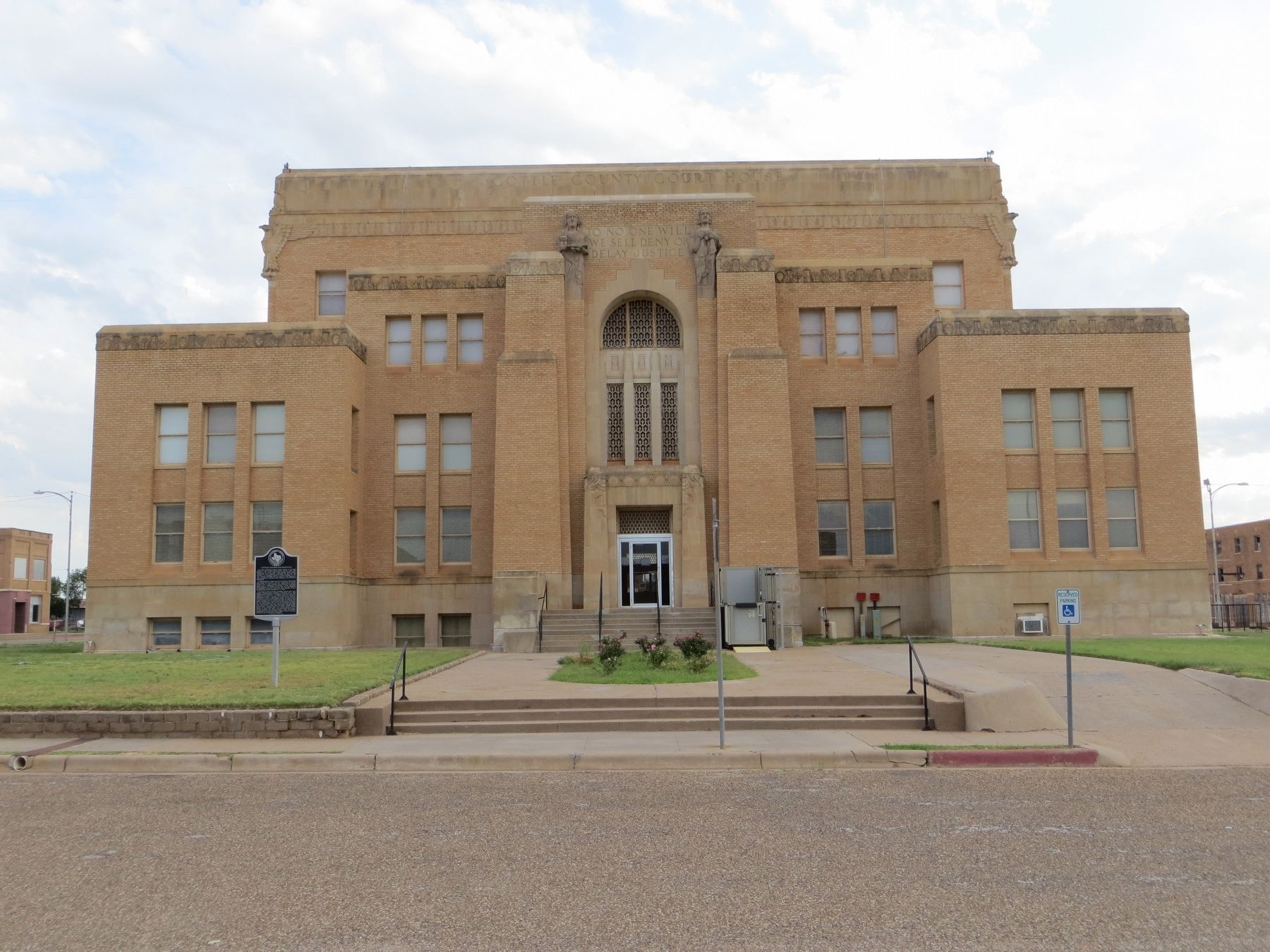 Cottle County Courthouse image. Click for full size.