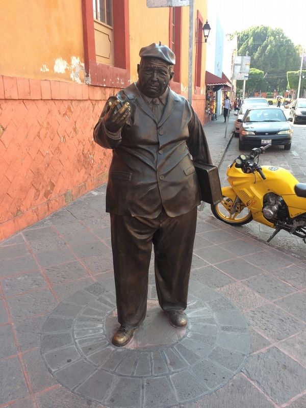 Professor Eduardo Loarca Castillo image. Click for full size.