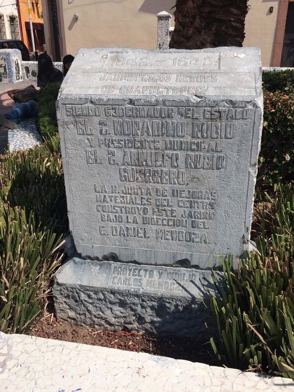 An additional marker to the Children Heroes of Chapultepec in the park. Click for full size. An additional marker to the Children Heroes of Chapultepec in the park image. Click for full size.