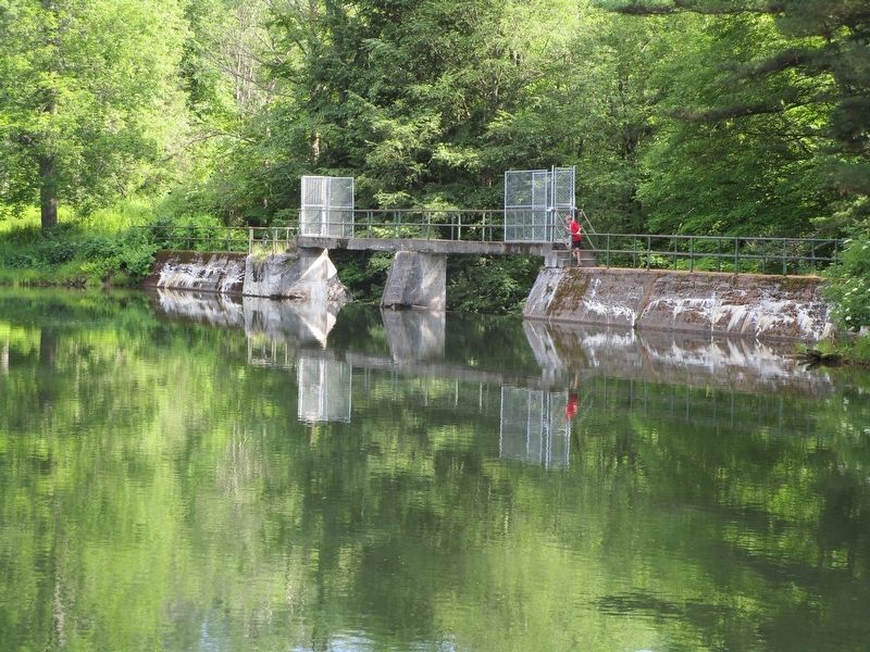 Dam and Spillway image. Click for full size.