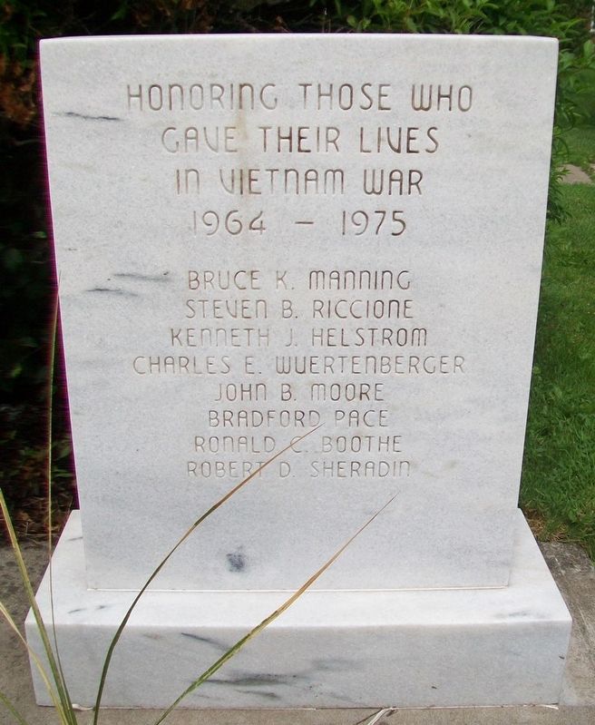 Vietnam War Memorial image. Click for full size.