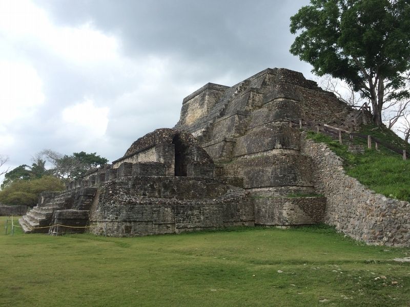 Another view of the Temple B4 at Altun Ha image. Click for full size.