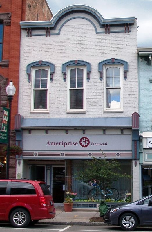 130 Main Street and Marker. Click for full size. 130 Main Street and Marker image. Click for full size.