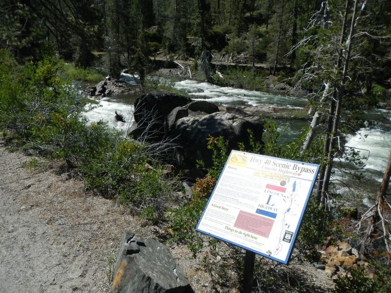 Lincoln Highway Marker image. Click for full size.
