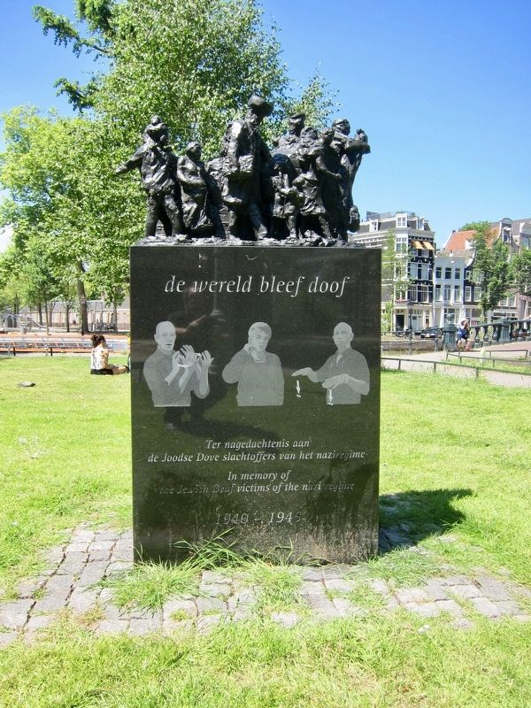 de wereld bleef doof / The World Remained Deaf Memorial. Click for full size. de wereld bleef doof / The World Remained Deaf Memorial image. Click for full size.