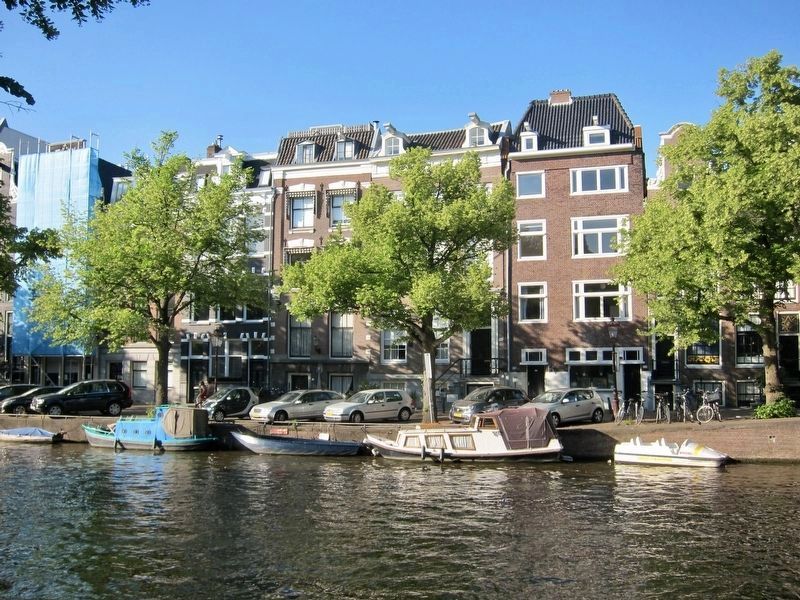John Adams Marker - Wider View, Looking North Across the Keizersgracht image. Click for full size.