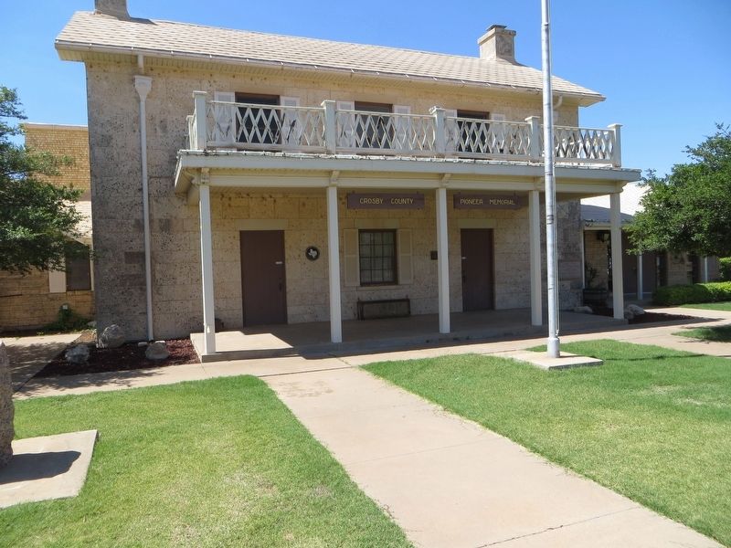 Crosby County Memorial Building image. Click for full size.