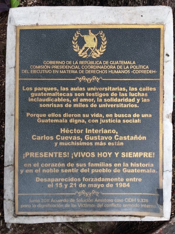 Memorial to H�ctor Interiano, Carlos Cuevas and Gustavo Casta��n Marker image. Click for full size.