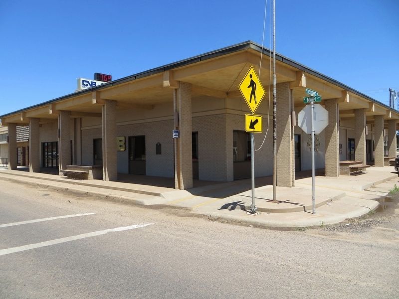 Citizens National Bank. Click for full size. Citizens National Bank image. Click for full size.