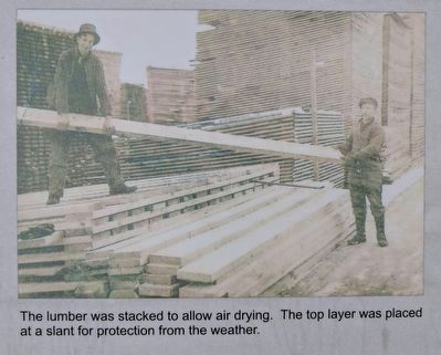 Near Right Image. Click for full size. Near Right Image image. Click for full size.