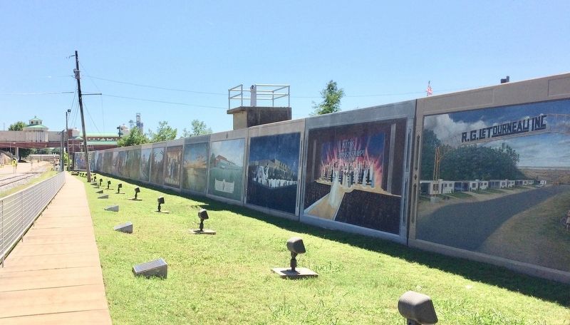 Vicksburg, Mississippi waterfront levee wall murals. image. Click for full size.