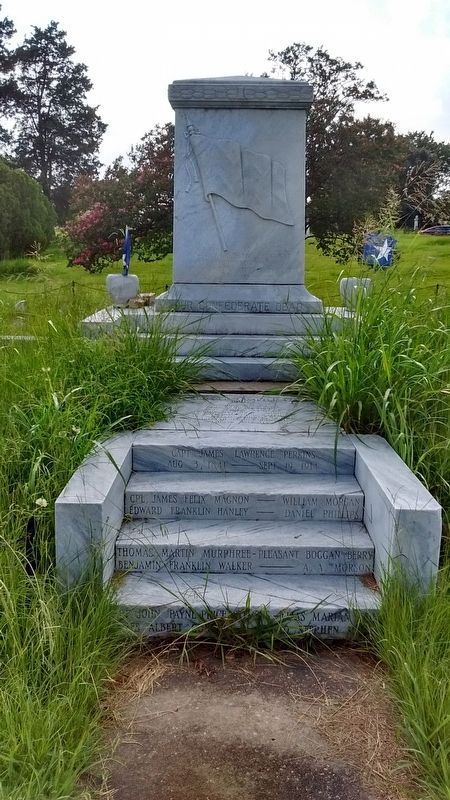 Confederate Monument. Click for full size. Confederate Monument image. Click for full size.
