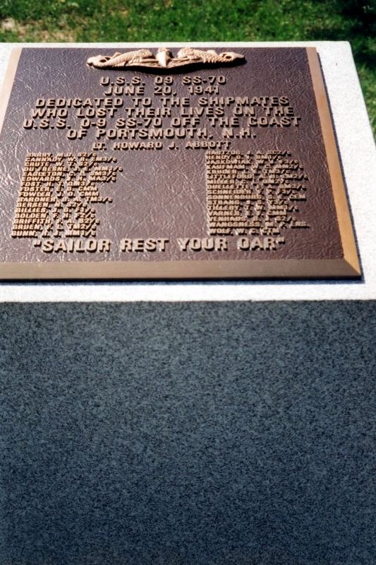 U.S.S. O9 SS-70 Memorial image. Click for full size.