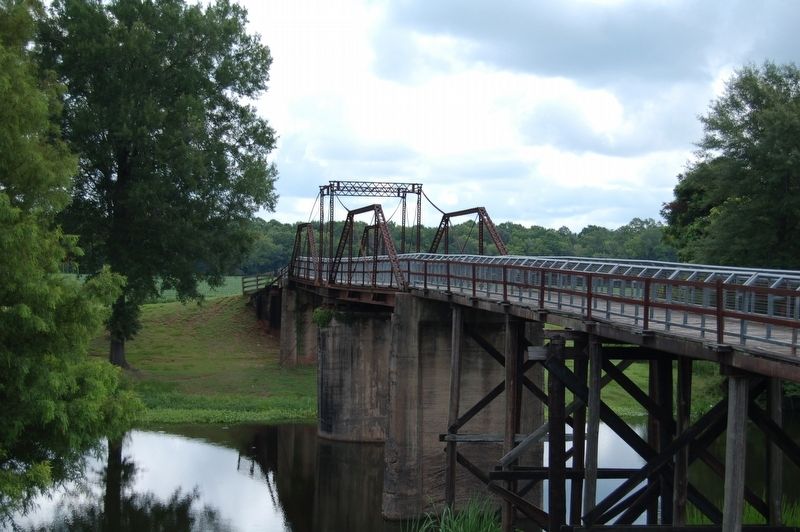 Sarto Bridge image. Click for full size.