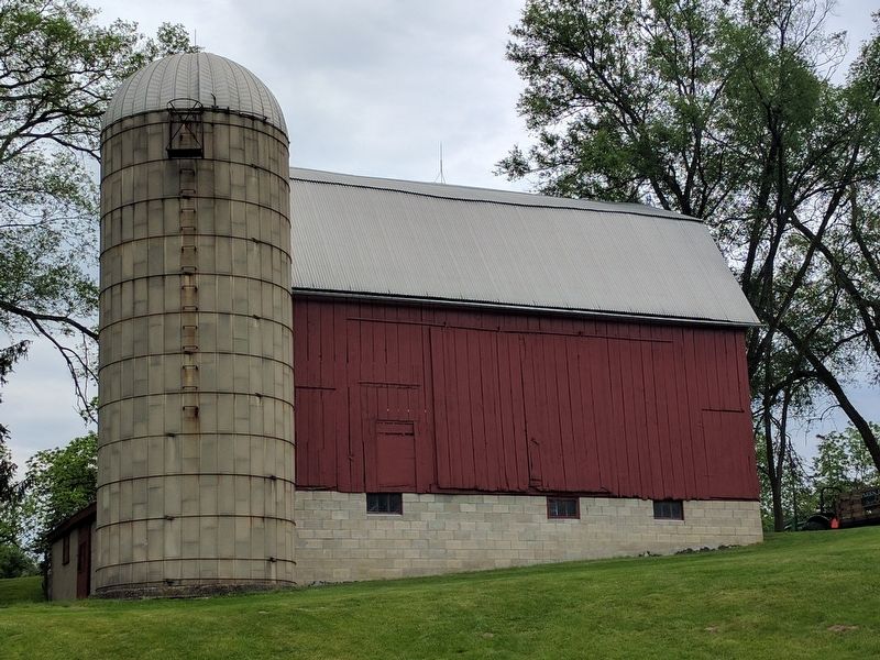 Spicer Barn image. Click for full size.